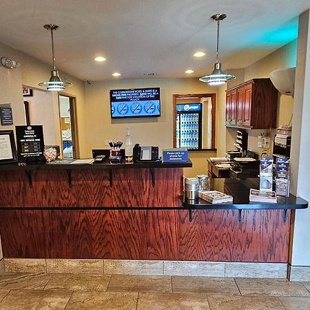 Cobblestone Inn & Suites - Clintonville Екстериор снимка