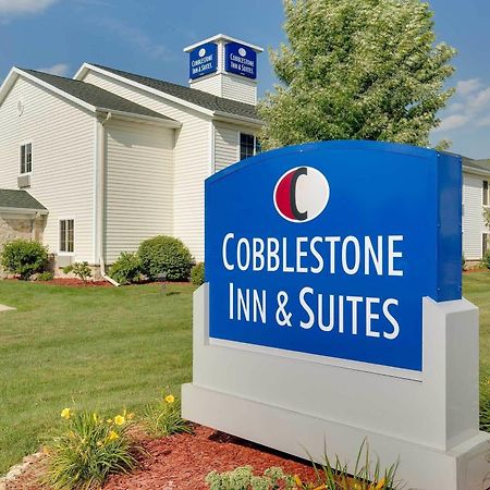 Cobblestone Inn & Suites - Clintonville Екстериор снимка